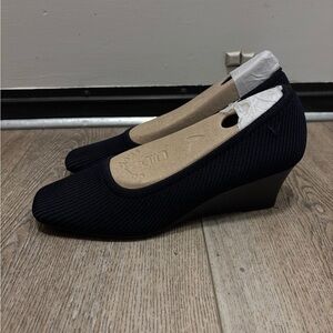 Vivaia Square-Toe Wedge (Margot Wedge Pro) Shoes